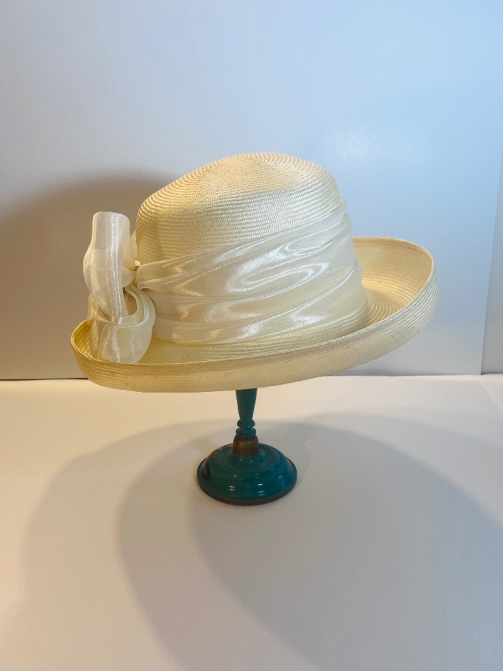 Creations by André Cream Elegant Wedding Special Occasion Hat Made in Canada M